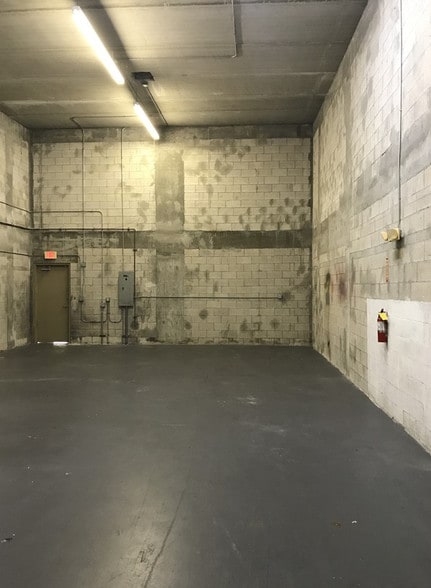 More Photos Of 15075 SW 137th St, Miami Warehouse For Lease