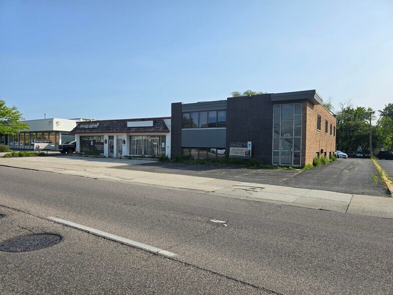 More Photos Of 6733 N Lincoln Ave, Lincolnwood Warehouse For Sale