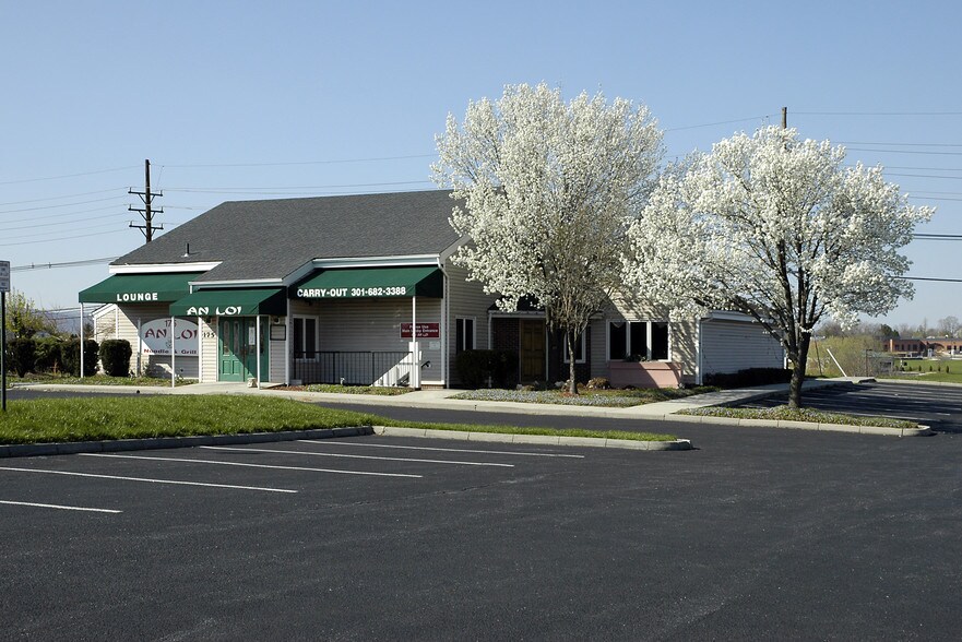 More Photos Of 175 Thomas Johnson Dr, Frederick Bank For Lease