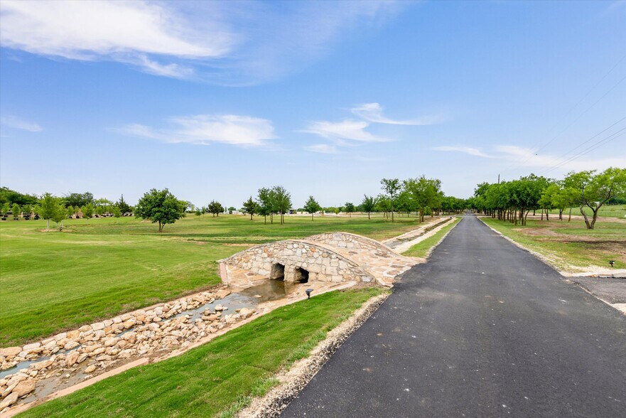 More Photos Of 1000 County Road 904, Joshua Golf Course Driving Range For Sale