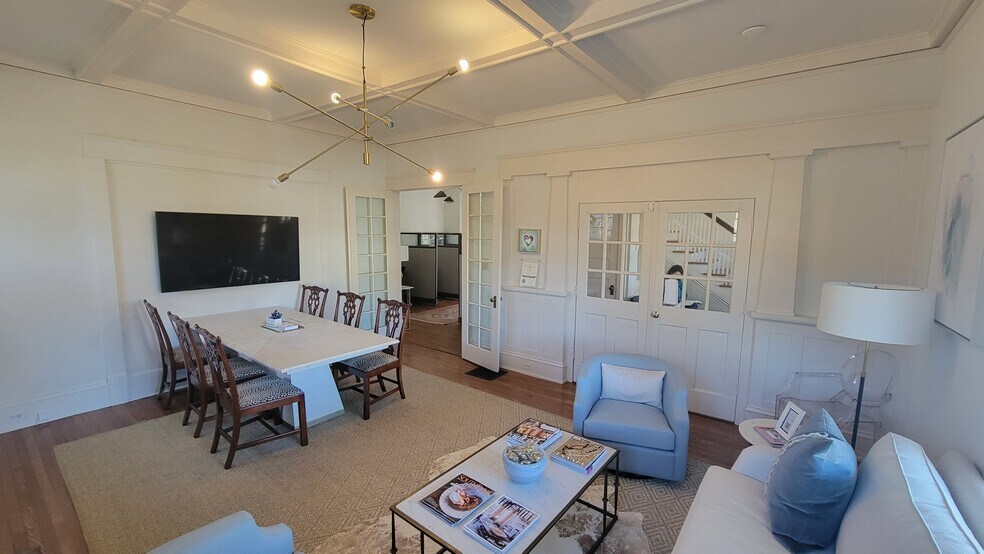 More Photos Of 708 East Blvd, Charlotte Office For Sale