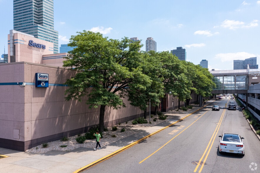 Primary Photo Of 10 Mall Dr W, Jersey City Department Store For Lease