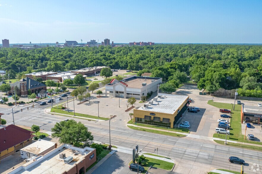 More Photos Of 700 W Main St, Norman Drugstore For Lease