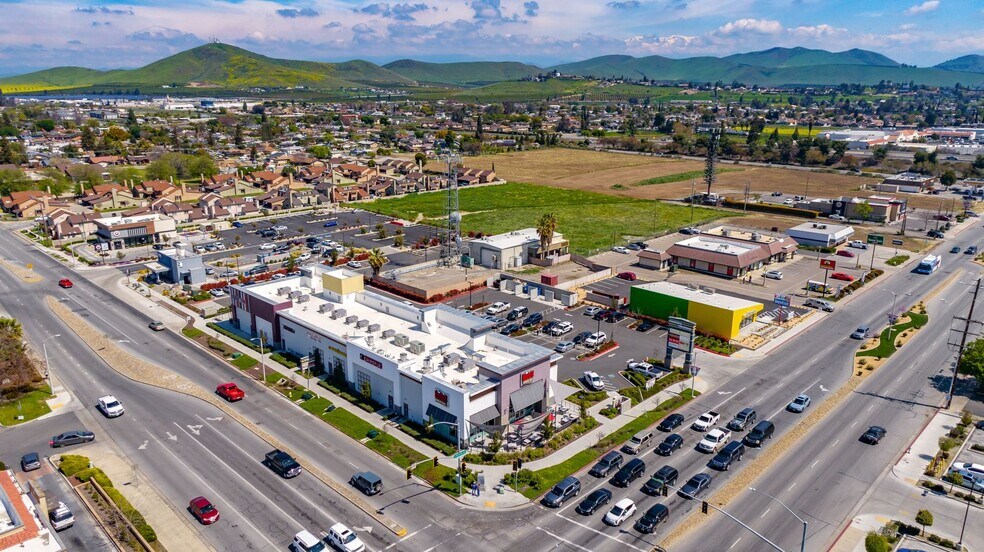 More Photos Of 1174 W Henderson Ave, Porterville Storefront For Sale