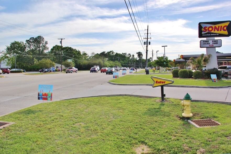 More Photos Of 101-181 Commercial Sq, Slidell Storefront Retail Office For Lease