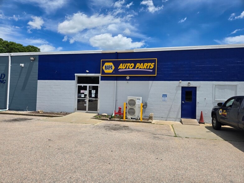 More Photos Of 1425 Kingstown Rd, South Kingstown Manufacturing For Sale