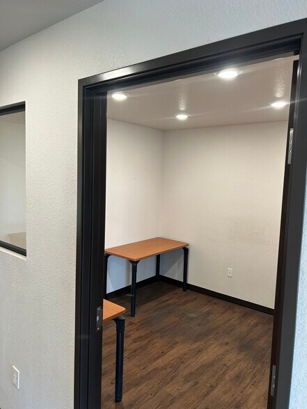 More Photos Of 9300 Southwest Dr, Fort Worth Warehouse For Lease