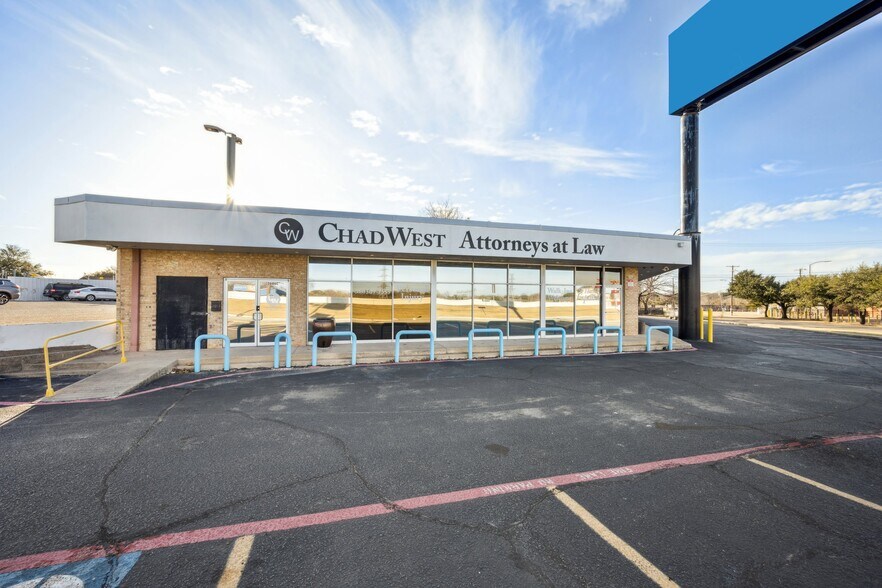 More Photos Of 3606-3622 S Tyler St, Dallas Unknown For Lease