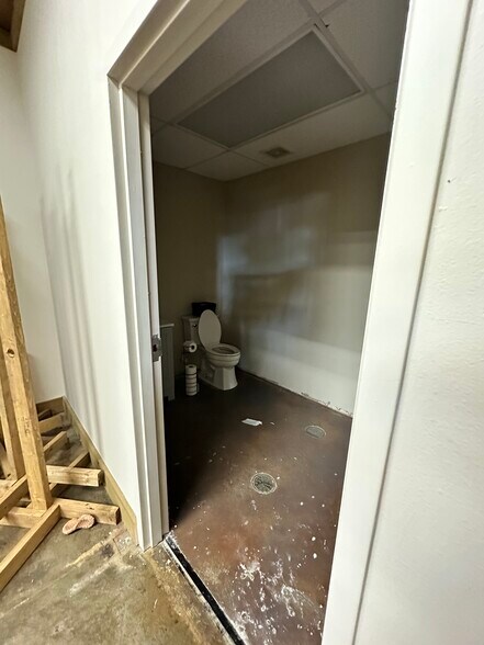 More Photos Of 36483 Old Perkins Rd, Prairieville Storefront Retail Office For Lease