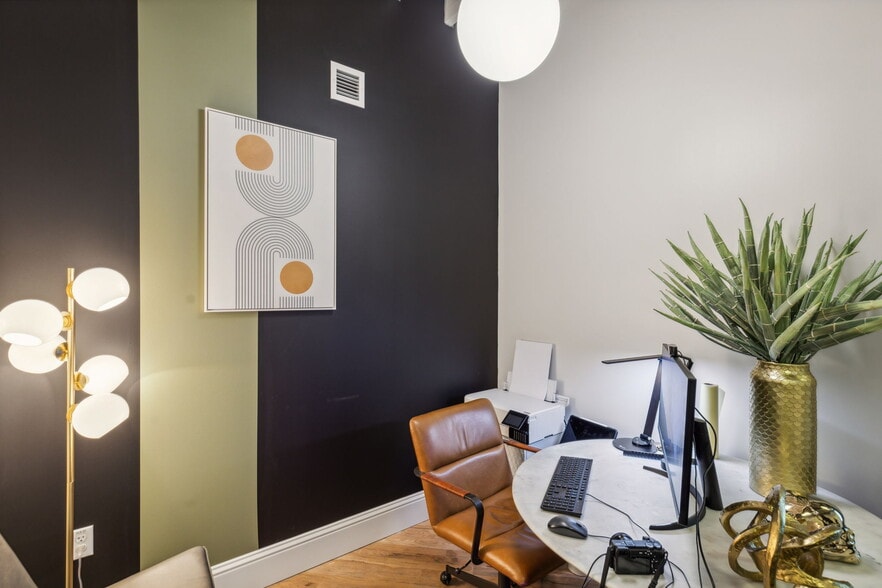 More Photos Of 3309 Elm St, Dallas Medical For Lease