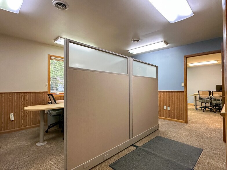 More Photos Of 233 S 8th St, Medford Office For Sale
