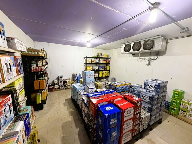 More Photos Of 414 W 14th St, Larned General Retail For Sale