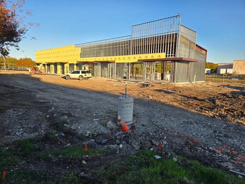 More Photos Of 9820 Huebner Rd, San Antonio Storefront Retail Office For Lease