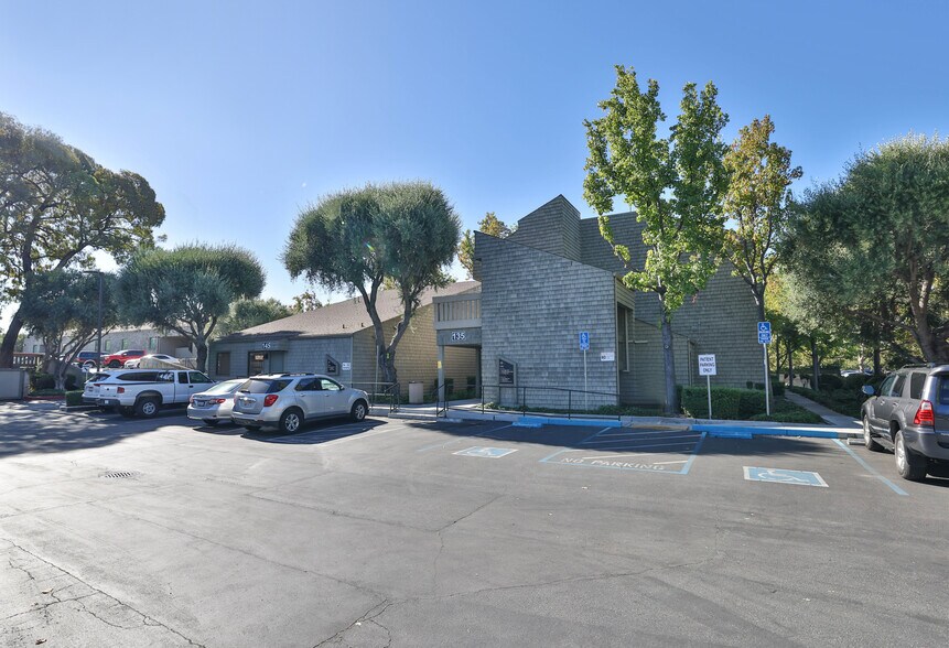More Photos Of 135 N Jackson Ave, San Jose Medical For Sale