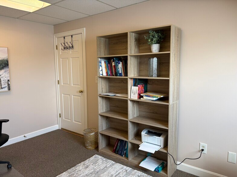 More Photos Of 74-76 Bedford St, Lexington Office For Lease