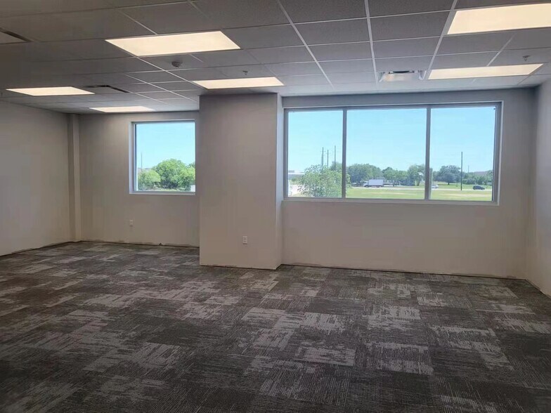 More Photos Of 4219 Clay Commerce Dr, Katy Warehouse For Lease