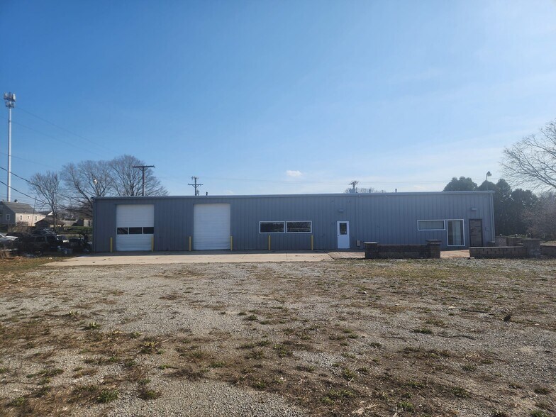 More Photos Of 160 Glaser St, Fairborn Flex For Sale