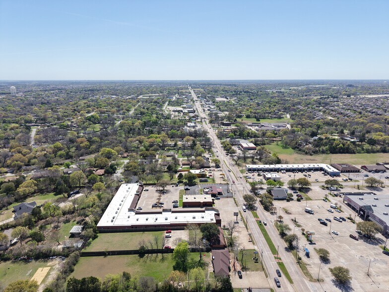 More Photos Of 712 N Hampton Rd, DeSoto Storefront Retail Office For Lease