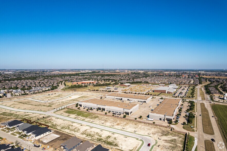 More Photos Of 1305 N Watters Rd, Allen Warehouse For Lease