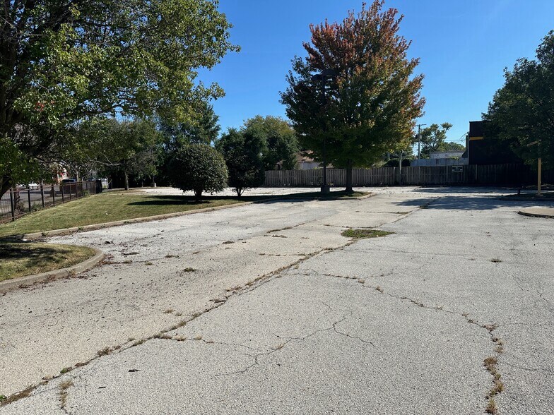 More Photos Of 8307 S South Chicago Ave, Chicago Freestanding For Sale