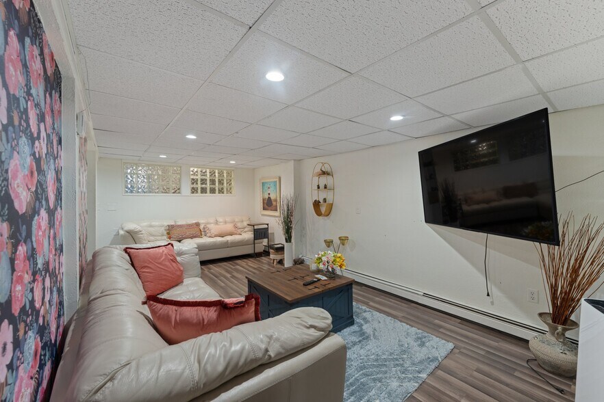 More Photos Of 4372 Post Rd, East Greenwich Office Residential For Sale