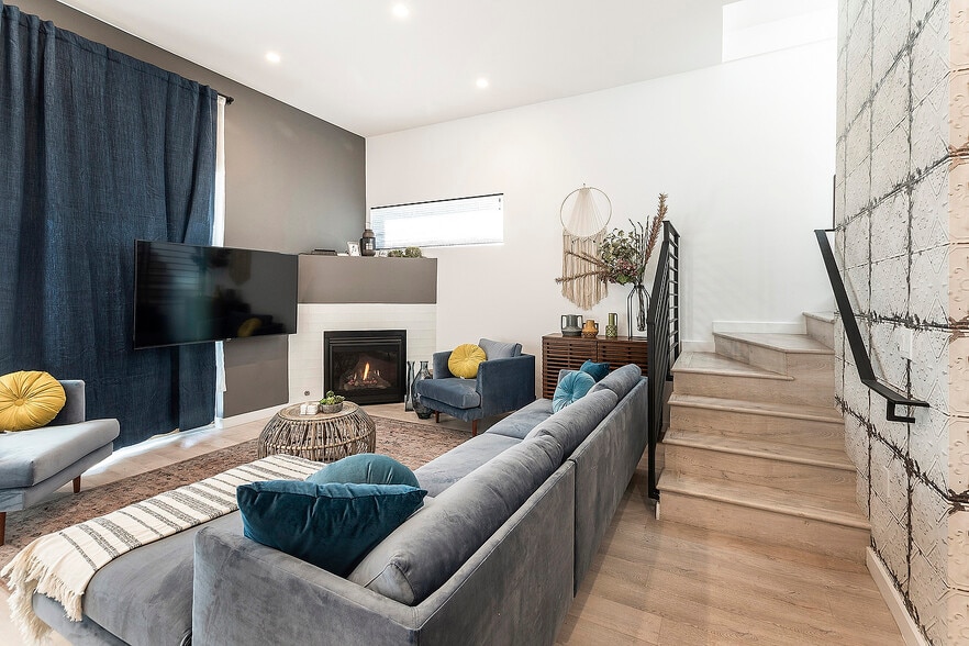 More Photos Of 1002 N Hudson Ave, Los Angeles Apartments For Sale