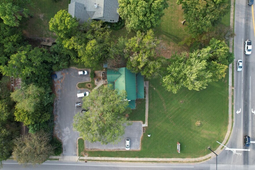 More Photos Of 1202 SE Broad St, Murfreesboro Office Residential For Lease