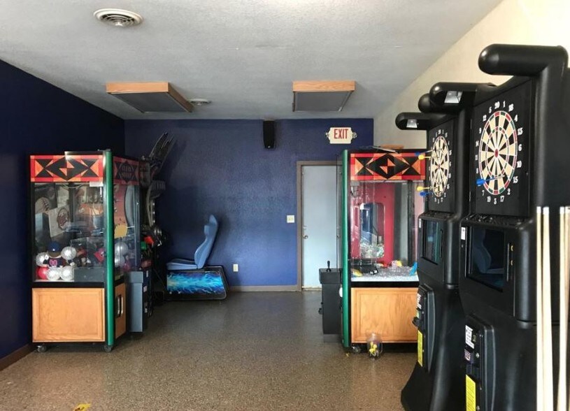 More Photos Of 201 E Nokomis St, Osakis Bar For Sale