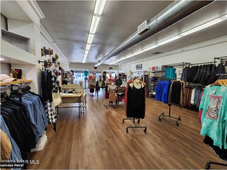 More Photos Of 121 N Cortez St, Prescott Storefront For Lease