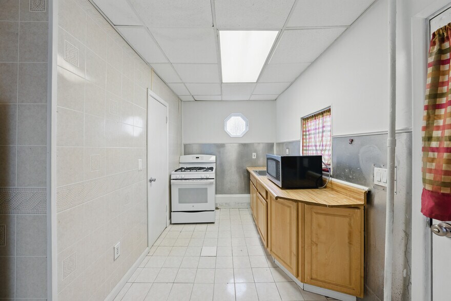 More Photos Of 203 E Blackwell St, Dover Multifamily For Sale