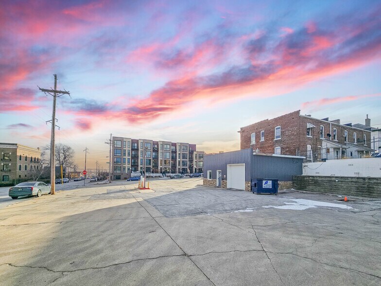 More Photos Of 1001 Pierce St, Omaha Flex For Lease