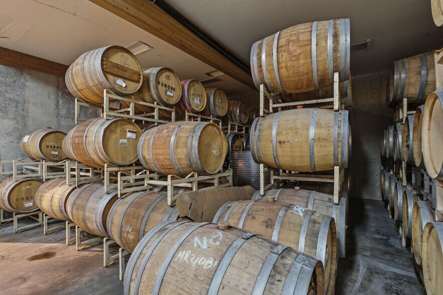 More Photos Of 1500 Vintage Rd, Zillah Winery Vineyard For Sale