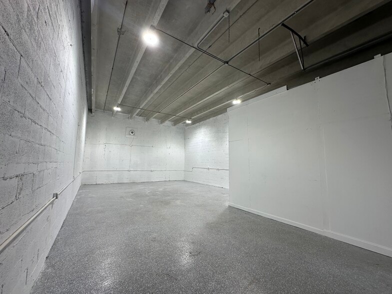 More Photos Of 7403 NW 7th St, Miami Unknown For Lease