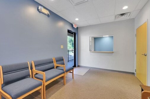 More Photos Of 12 Sammy McGhee Blvd, Jasper Medical For Sale