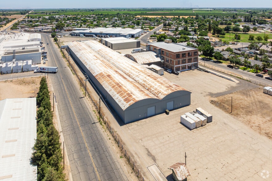 More Photos Of 430 W Ventura St, Dinuba Warehouse For Lease