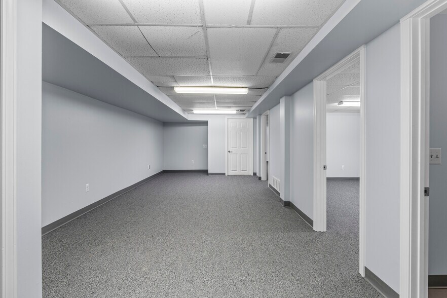 More Photos Of 2473-2517 E Grand River Ave, Howell Office For Sale