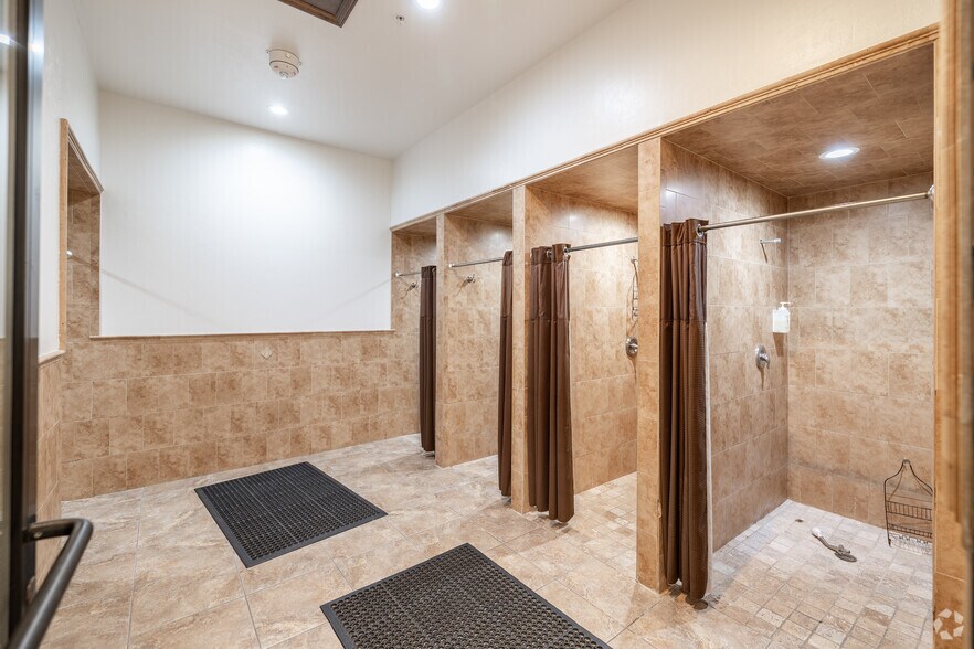 More Photos Of 1141 Pine Island Rd SW, Cape Coral Freestanding For Sale