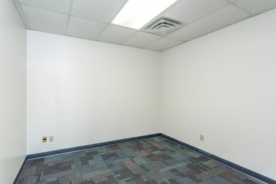 More Photos Of 9986 Spotswood Trl, Mc Gaheysville Office For Lease