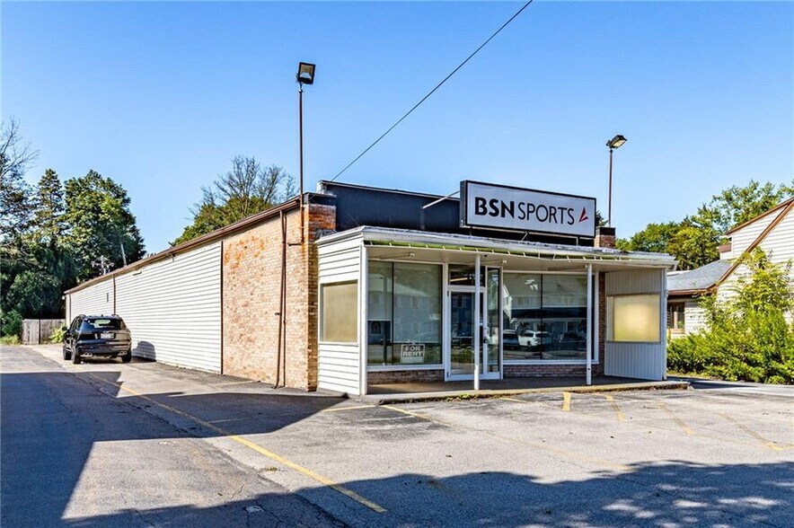 More Photos Of 2195 Monroe Ave, Rochester Freestanding For Sale