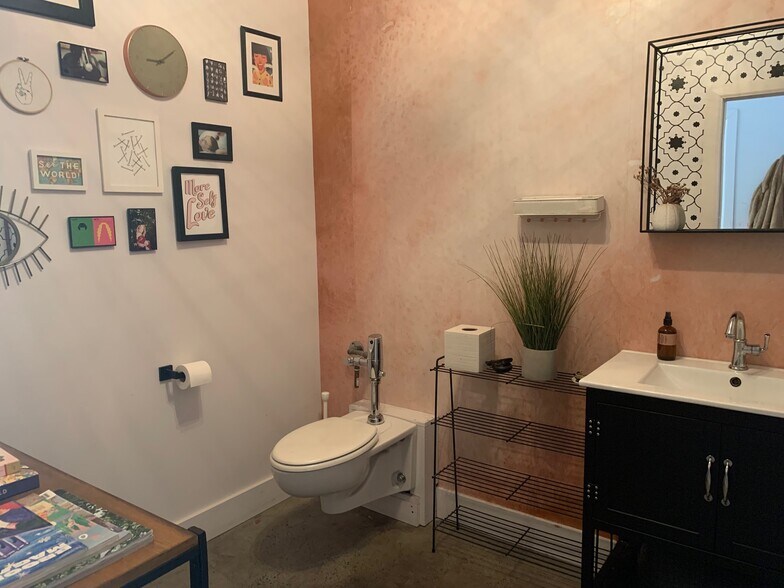 More Photos Of 1544 DeKalb Ave, Brooklyn Storefront Retail Office For Lease