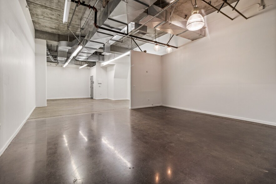 More Photos Of 1015 Crocker St, Los Angeles Storefront For Sale