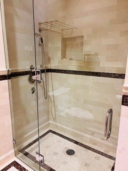 More Photos Of 2693 E Washington Blvd, Pasadena Medical For Lease