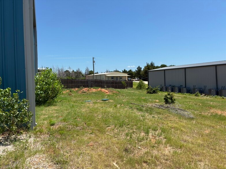 More Photos Of 11671 Maui Ln, Edmond Industrial For Lease
