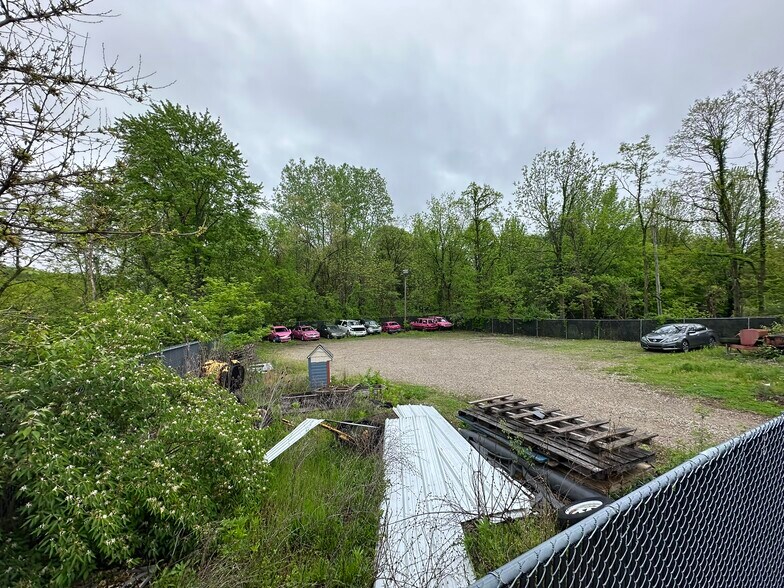 More Photos Of 11324 Johnstown Rd, New Albany Warehouse For Sale