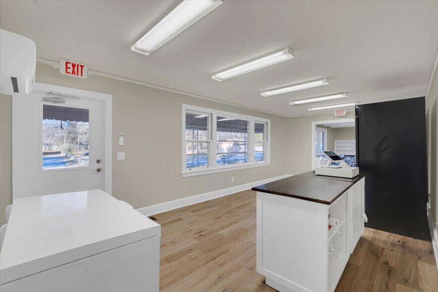 More Photos Of 323 W Georgia Rd, Simpsonville Restaurant For Lease