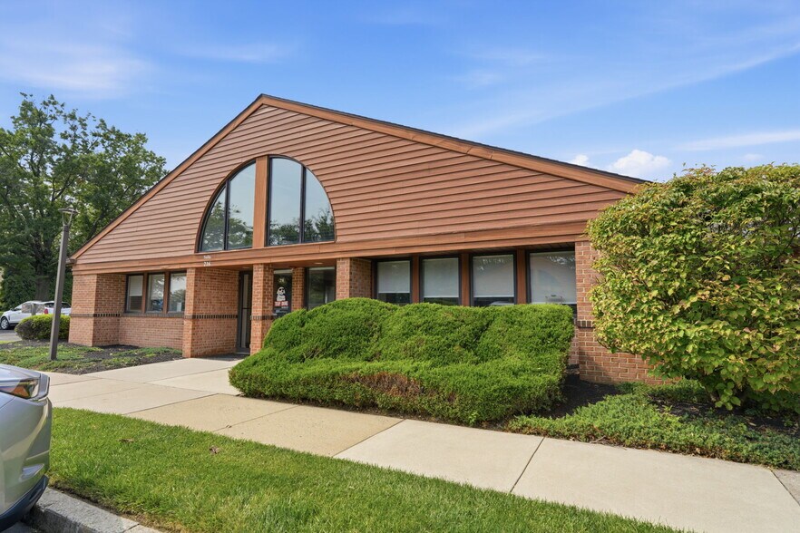 More Photos Of 402 Middletown Blvd, Langhorne Medical For Sale