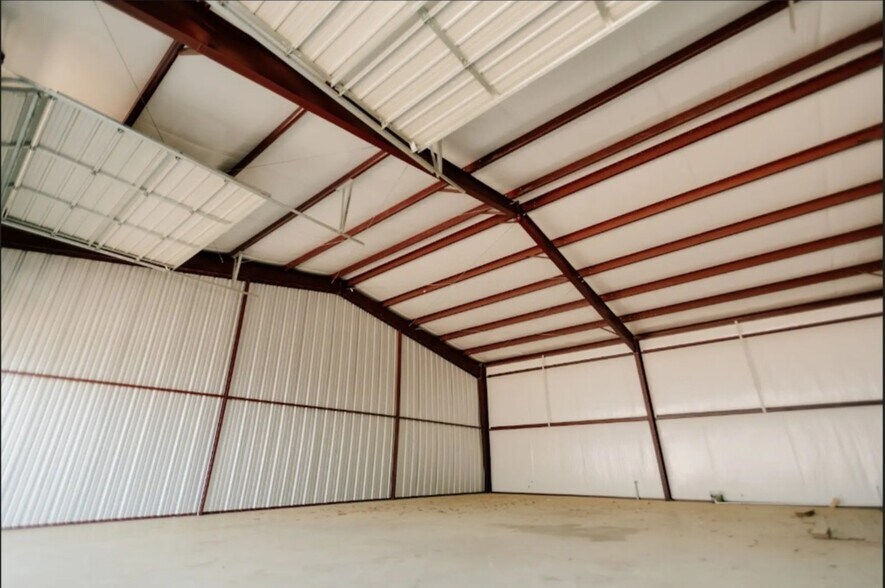 More Photos Of 6120 US Highway 69 N, Tyler Warehouse For Lease