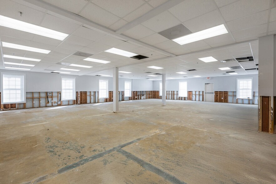 More Photos Of 1261 Commercial Dr SW, Conyers Medical For Lease