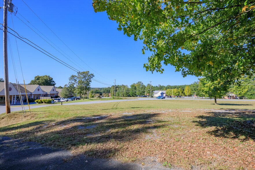 More Photos Of 615 Patterson, LaFayette Medical For Sale