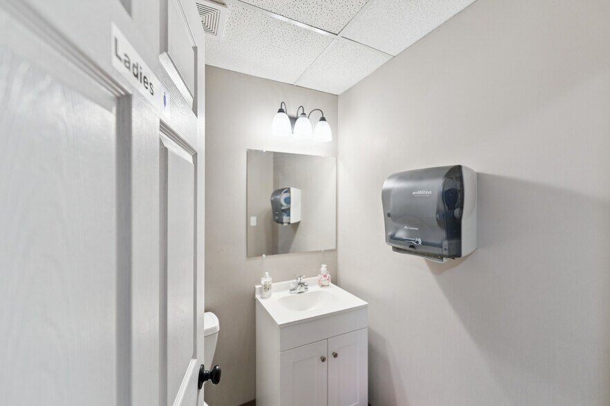 More Photos Of 16404 E Highway 20, Claremore Religious Facility For Sale